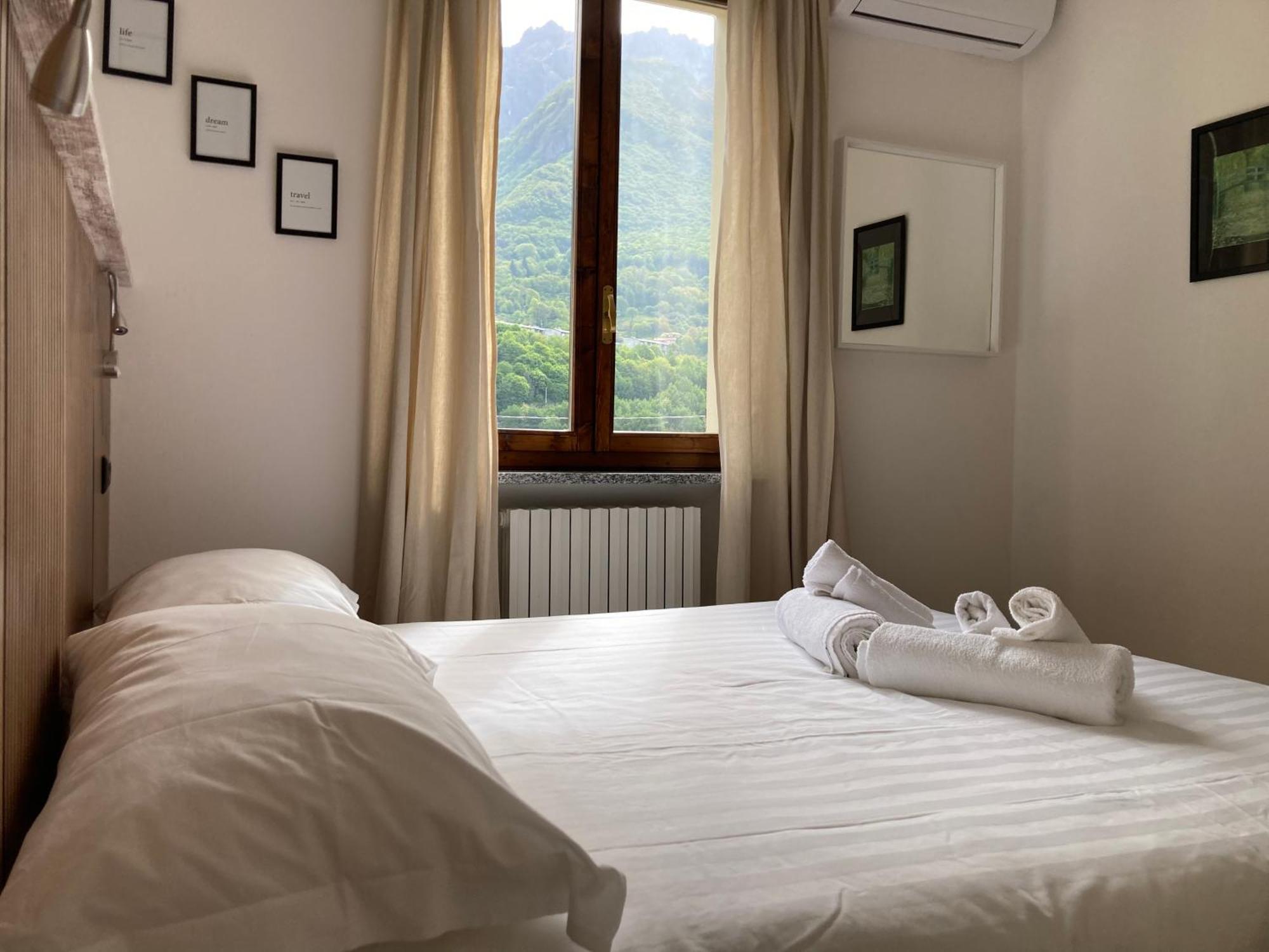 Villa Sasso Cavallo แมนเดลโล เดล ลาริโอ ภายนอก รูปภาพ